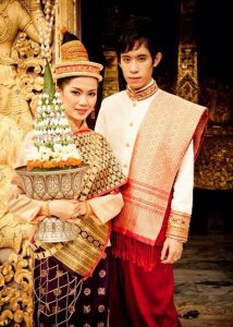 Trang phục truyền thống của Lào