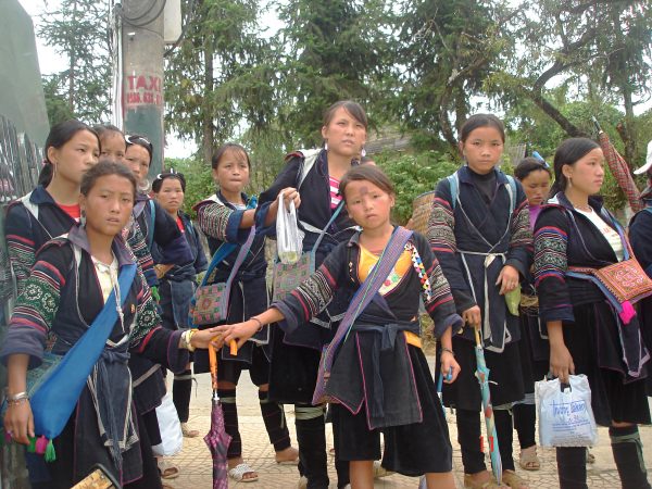 Trang phục truyền thống của 54 dân tộc Việt Nam