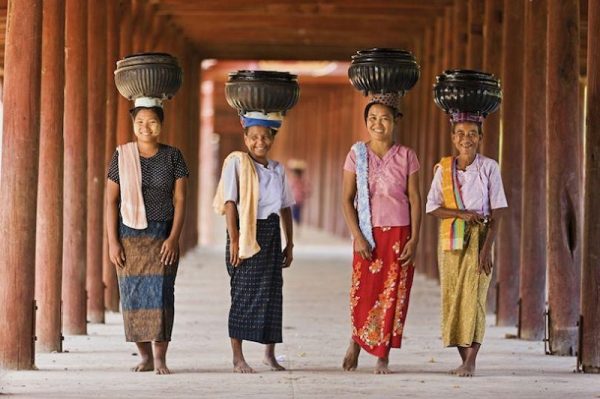 Nét đẹp trong trang phục truyền thống Myanmar