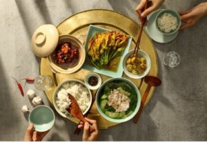 Văn hóa mời cơm của người Việt