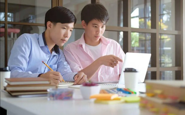 Con trai học Y nên chọn ngành nào? Top ngành học phù hợp nhất